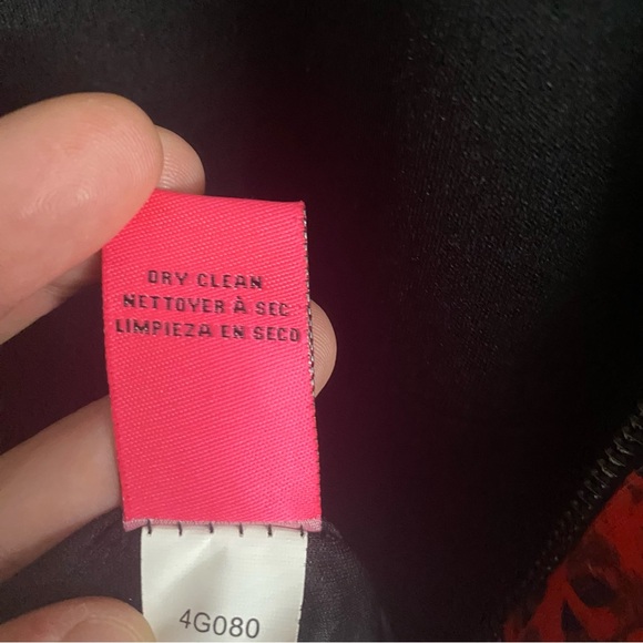 Betsey Johnson Cap Sleeve Violet Red Floral Knee Length Sheath Dress size 12 - Picture 11 of 13